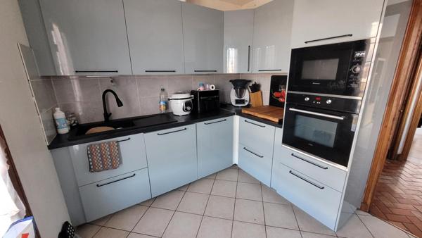 Maison de plein pied 118 m2 sur sous sol avec un terrain de 1900 m2