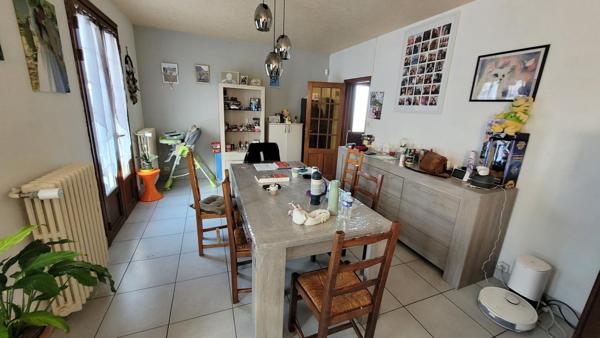 Maison de plein pied 118 m2 sur sous sol avec un terrain de 1900 m2