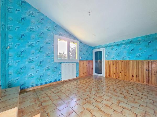 Maison de ville individuelle de plain-pied – Bien atypique à fort potentiel à Bédarieux