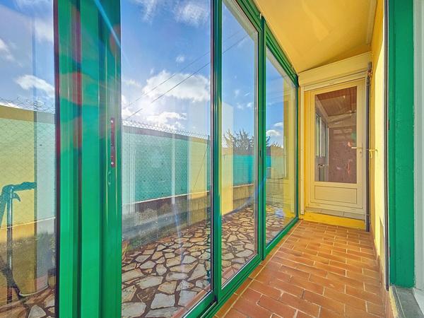 Maison de ville individuelle de plain-pied – Bien atypique à fort potentiel à Bédarieux