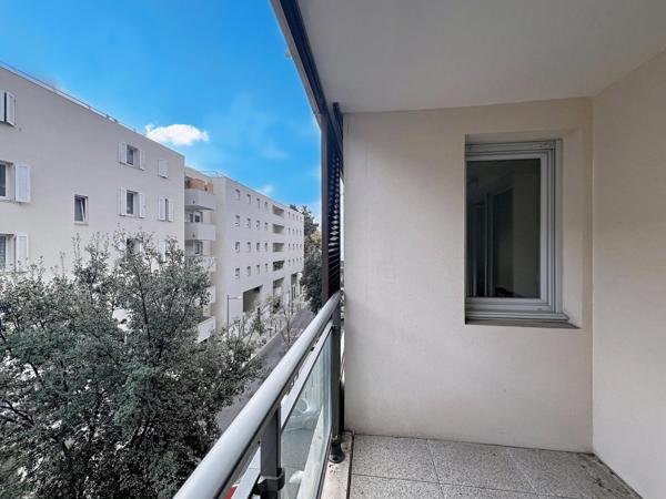 T2 - LUMINEUX AVEC TERRASSE