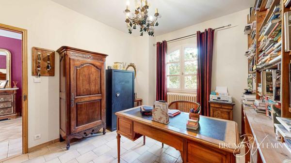 BASTIDE DE CHARME R+1  206m² sur TERRAIN  6.946m² avec PISCINE et GARAGE
