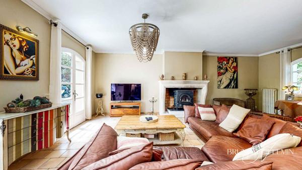 BASTIDE DE CHARME R+1  206m² sur TERRAIN  6.946m² avec PISCINE et GARAGE