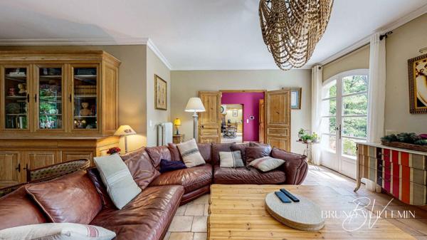 BASTIDE DE CHARME R+1  206m² sur TERRAIN  6.946m² avec PISCINE et GARAGE