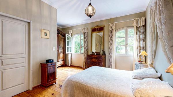 BASTIDE DE CHARME R+1  206m² sur TERRAIN  6.946m² avec PISCINE et GARAGE