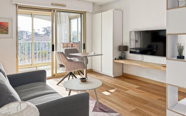 Appartement à vendre    1 pièce • 28,10 m2 Fréjus