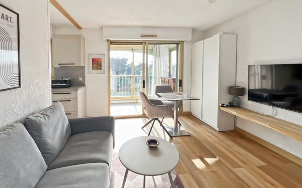 Appartement à vendre    1 pièce • 28,10 m2 Fréjus