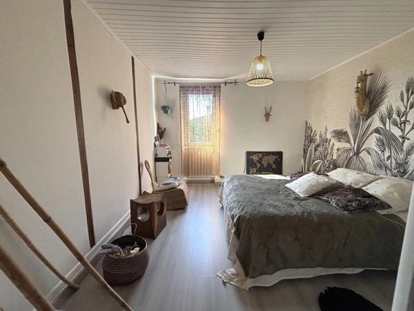 Vente Maison 5 pièces 147 m2 à Sainte-Bazeille