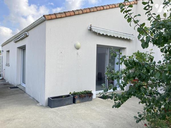 SAINTE-PAZANNE en lotissement, plain-pied, 3 chambres, garage, terrain clos