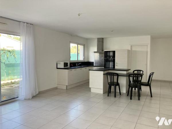 SAINTE-PAZANNE en lotissement, plain-pied, 3 chambres, garage, terrain clos