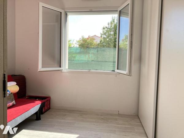 SAINTE-PAZANNE en lotissement, plain-pied, 3 chambres, garage, terrain clos