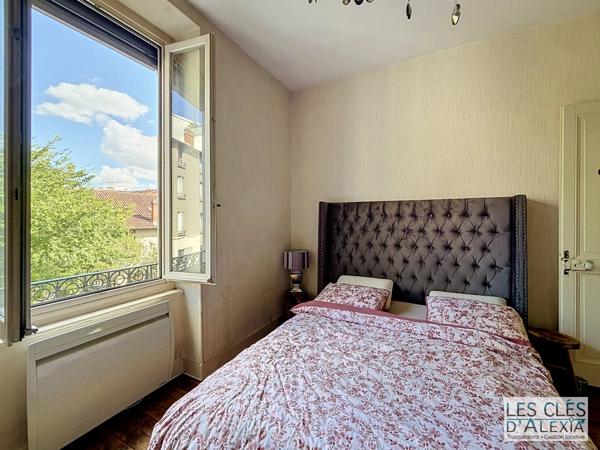 VILLEURBANNE – T3  de 62,36 M² - TRAVERSANT AVEC VUE DÉGAGÉE