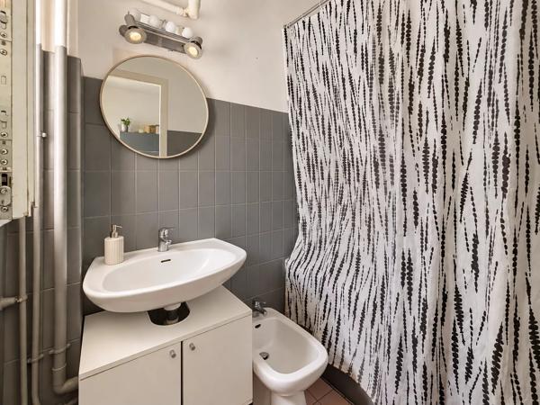 VILLEURBANNE – T3  de 62,36 M² - TRAVERSANT AVEC VUE DÉGAGÉE