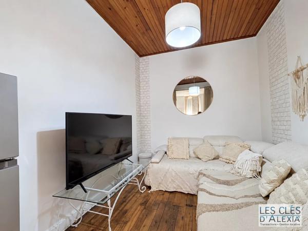VILLEURBANNE – T3  de 62,36 M² - TRAVERSANT AVEC VUE DÉGAGÉE