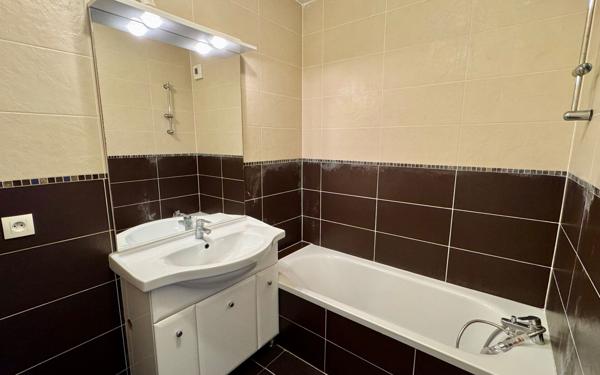 Appartement à vendre    2 pièces • 42 m2 Floirac