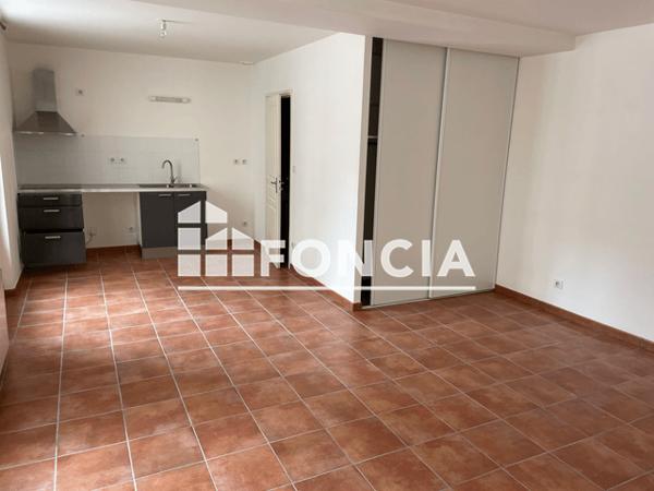 Location Studio 30.51 m² - PASSAGE DES ARTS Chinon 37500