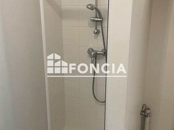 Location Studio 30.51 m² - PASSAGE DES ARTS Chinon 37500
