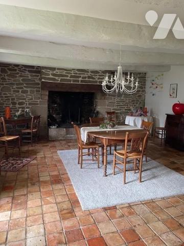 PONTIVY (56) 7 pièces avec jardin