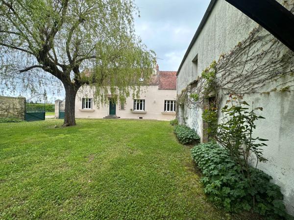 Propriete, ensemble de 2 maisons et dépendances proche de SEMUR EN AUXOIS (21)