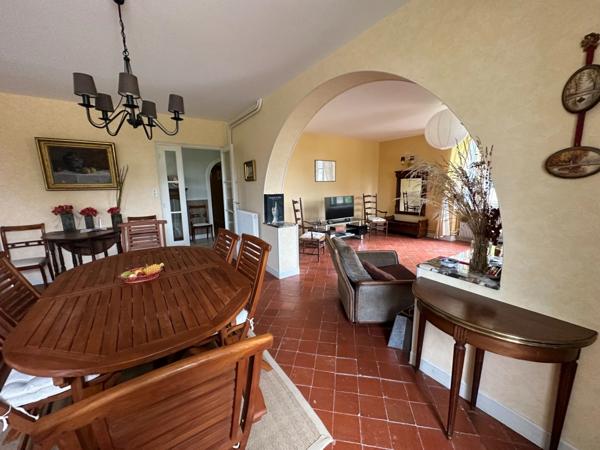 Propriete, ensemble de 2 maisons et dépendances proche de SEMUR EN AUXOIS (21)