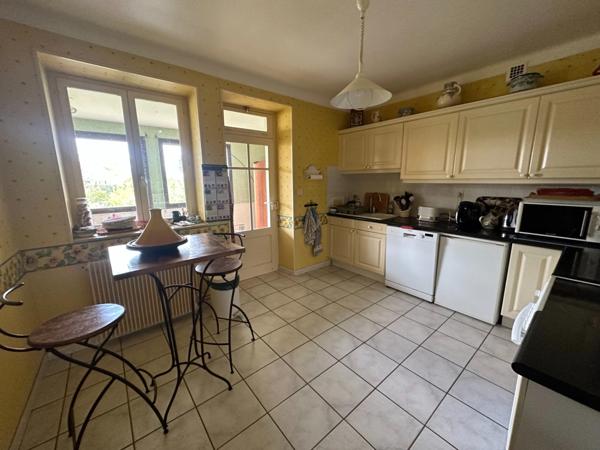 Propriete, ensemble de 2 maisons et dépendances proche de SEMUR EN AUXOIS (21)