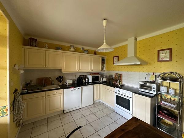 Propriete, ensemble de 2 maisons et dépendances proche de SEMUR EN AUXOIS (21)