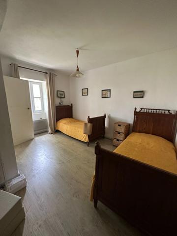 Propriete, ensemble de 2 maisons et dépendances proche de SEMUR EN AUXOIS (21)