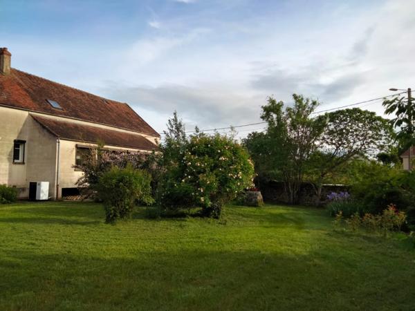 Propriete, ensemble de 2 maisons et dépendances proche de SEMUR EN AUXOIS (21)