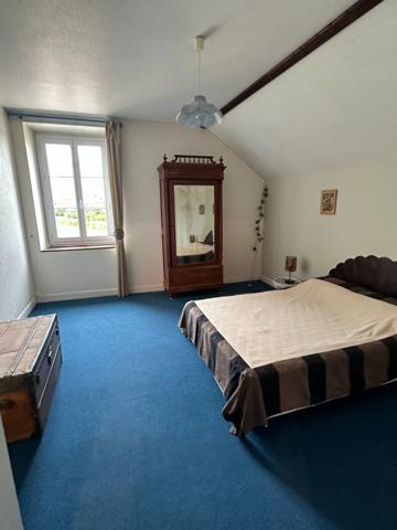 Propriete, ensemble de 2 maisons et dépendances proche de SEMUR EN AUXOIS (21)