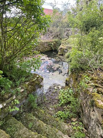 Propriete, ensemble de 2 maisons et dépendances proche de SEMUR EN AUXOIS (21)