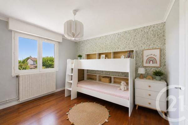 Maison à vendre  4 pièces - 89,02 m 2   BRUGES  - 33