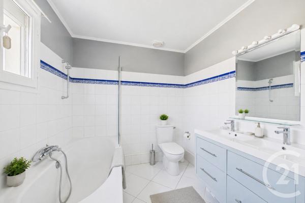 Maison à vendre  4 pièces - 89,02 m 2   BRUGES  - 33