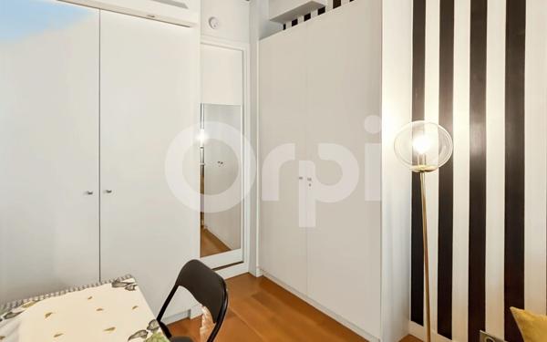 Appartement à vendre    1 pièce • 23,81 m2 Paris 1