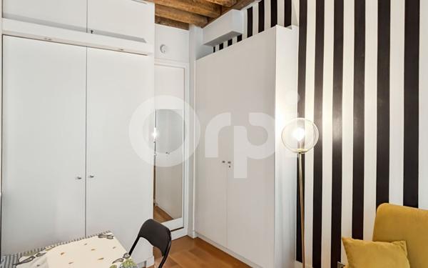 Appartement à vendre    1 pièce • 23,81 m2 Paris 1