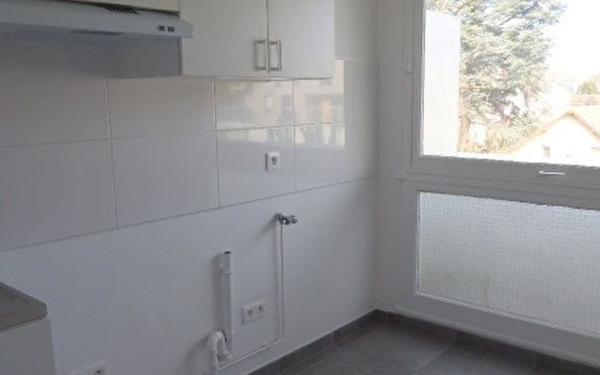 Appartement à louer    1 pièce • 26,83 m2 Viroflay