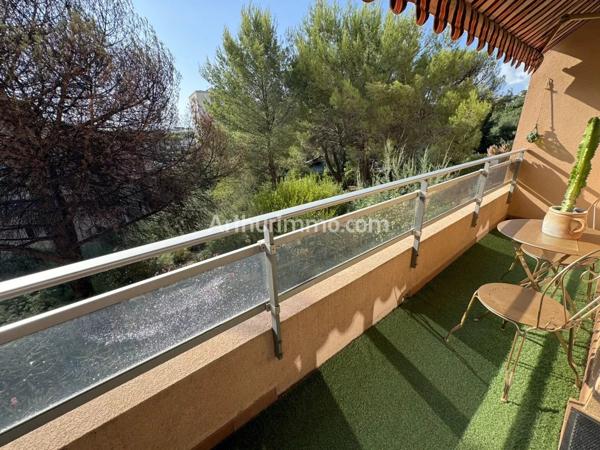 Vente                                                      Appartement
                        
                     3 pièces                      50 m2                     à Sainte-Maxime