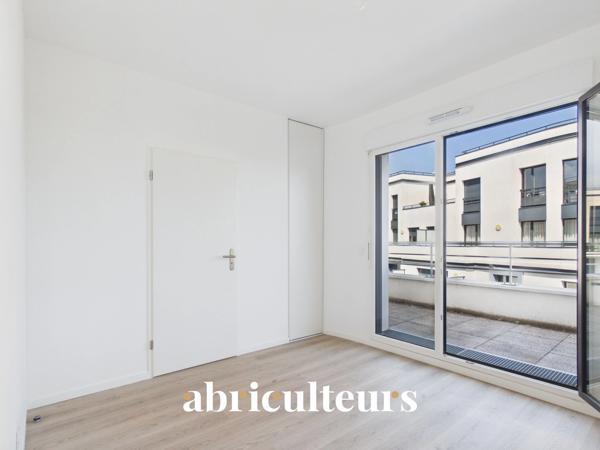 Appartement familial T5 de 91 m² avec terrasses et parkings Colombes (92700)