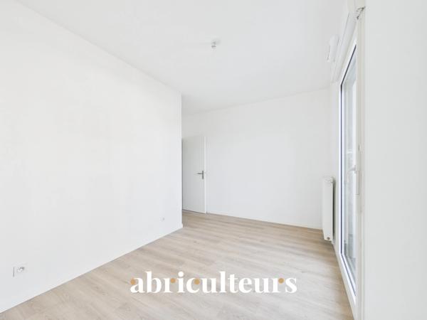 Appartement familial T5 de 91 m² avec terrasses et parkings Colombes (92700)