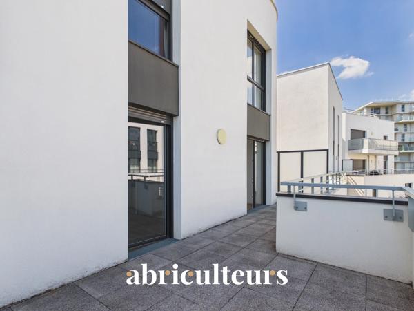 Appartement familial T5 de 91 m² avec terrasses et parkings Colombes (92700)