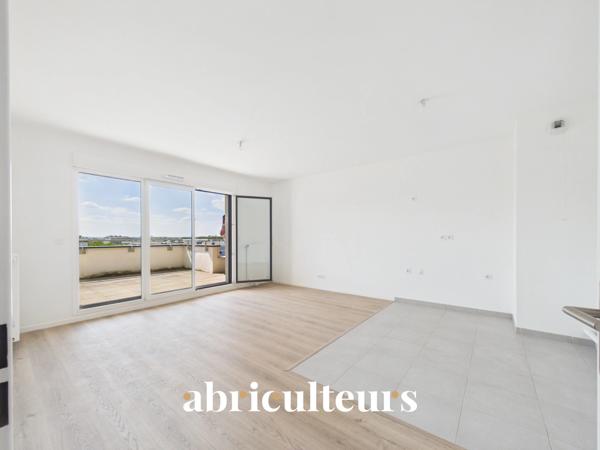 Appartement familial T5 de 91 m² avec terrasses et parkings Colombes (92700)