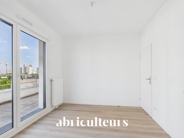 Appartement familial T5 de 91 m² avec terrasses et parkings Colombes (92700)