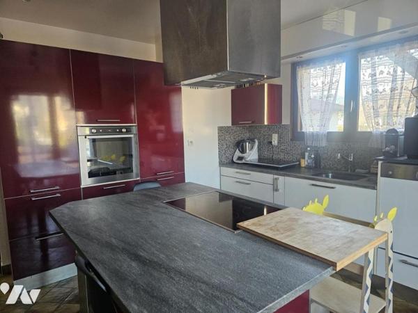 Vaste propriété composée de 3 appartements indépendants