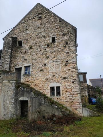 Maison en pierre de caractère à rénover – Centre-ville de DAMPARIS ( JURA )