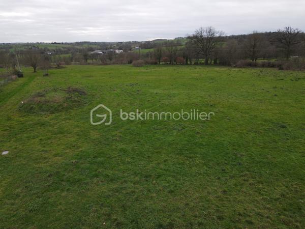 Terrain de 12 500 m²