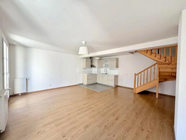 Vente                                                      Appartement
                        
                     5 pièces                      99 m2                     à Serris