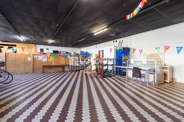 Achat local commercial Périgueux - 4 pièce(s) - 650 m² - 402 800 €