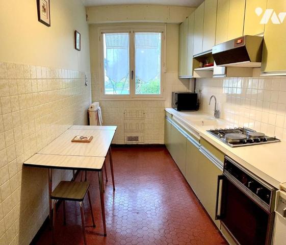 Appartement en dernier étage avec blacon