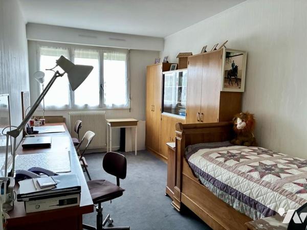 Appartement en dernier étage avec blacon