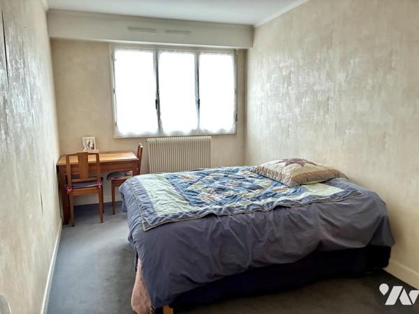 Appartement en dernier étage avec blacon