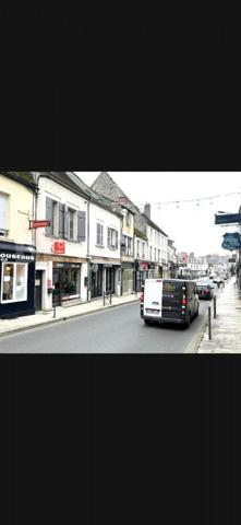 RESTAURANT CLE EN MAIN AVEC 2 STUDIOS MEUBLÉS
